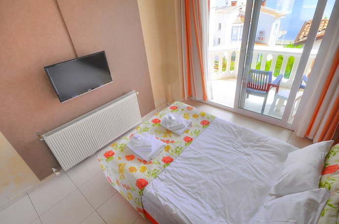 Imagen de la habitación del Cunda Ezer Otel. Foto 4