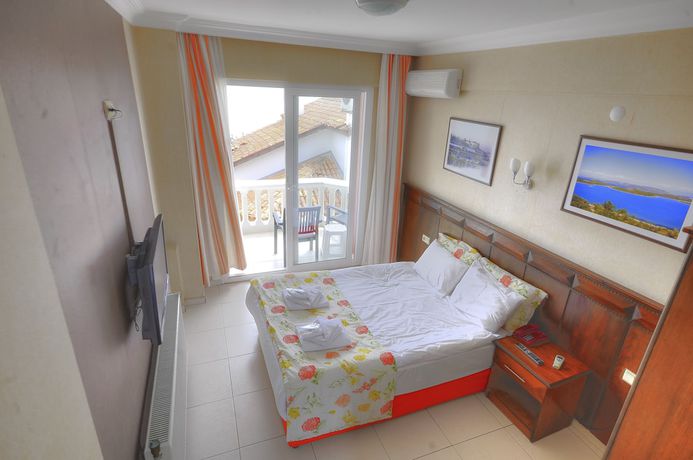 Imagen de la habitación del Cunda Ezer Otel. Foto 7