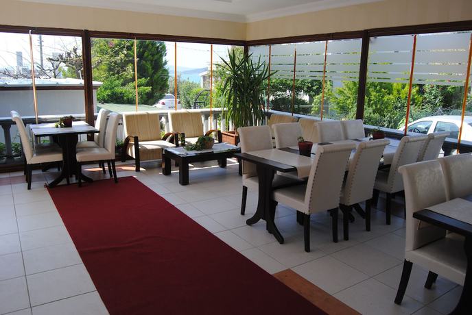 Imagen de los interiores del Cunda Ezer Otel. Foto 19