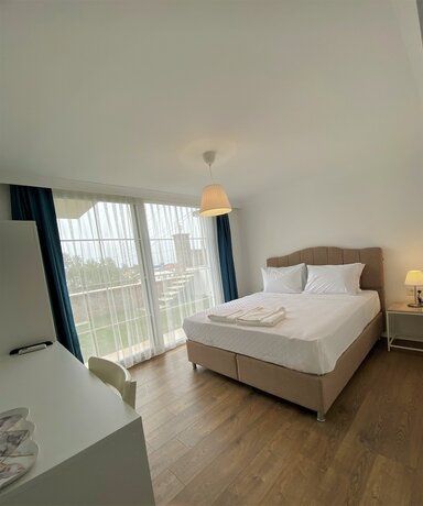 Imagen de la habitación del Cunda Kordon Otel. Foto 17