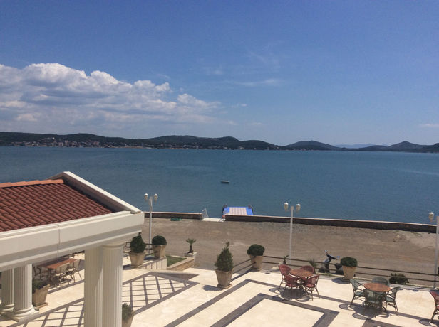 Imagen del bar/restaurante del Cunda Kıvrak Otel. Foto 5