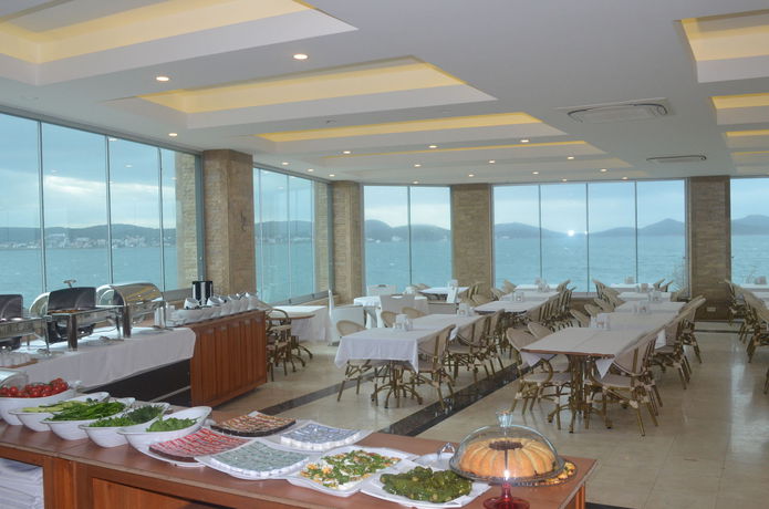Imagen del bar/restaurante del Cunda Kıvrak Otel. Foto 8