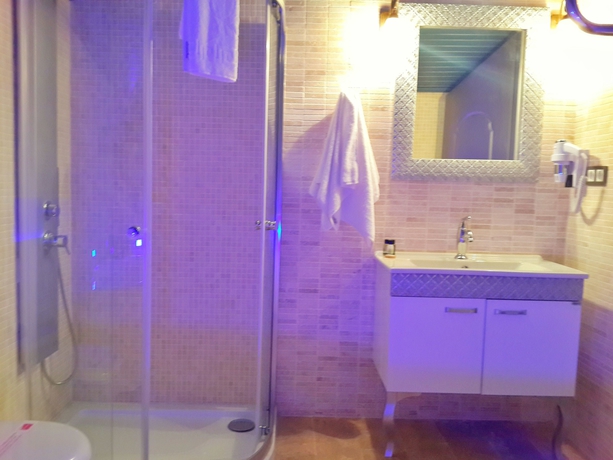 Imagen de la habitación del Cunda Rota Hotel. Foto 3