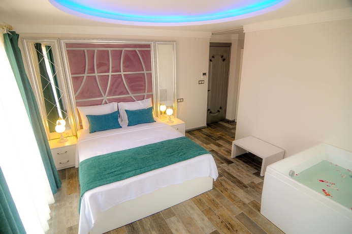 Imagen de la habitación del Cunda Rota Hotel. Foto 16