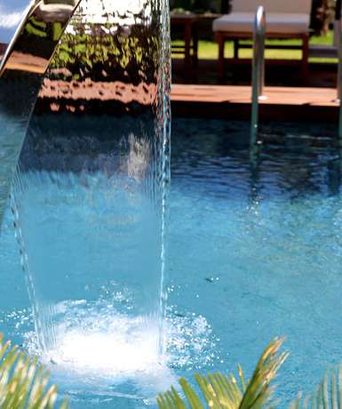 Imagen de la piscina del D\'MIRA. Foto 16