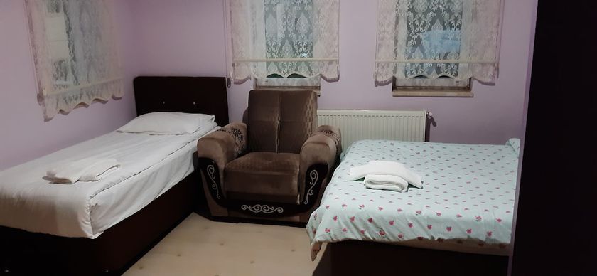 Imagen de la habitación del DİRİLİŞ BANARYA PANSİYON. Foto 9