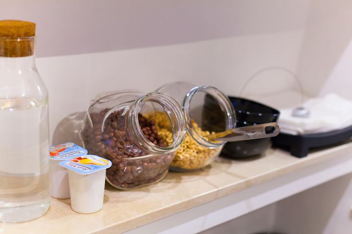 Imagen del bar/restaurante del Dada Suites. Foto 4