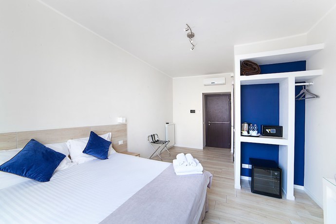 Imagen de la habitación del Dada Suites. Foto 6