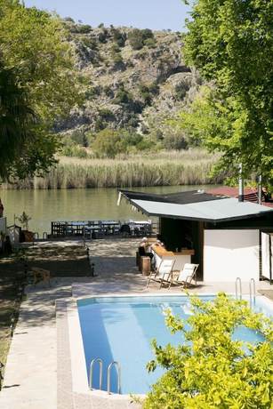 Imagen de la piscina del Dalyan Holiday Hotel. Foto 20