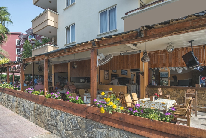 Imagen del bar/restaurante del Damlatas Elegant Apart Hotel. Foto 3