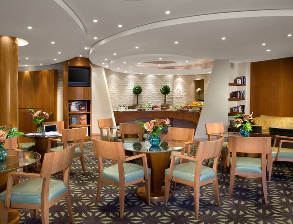 Imagen del bar/restaurante del Dan Accadia Hotel. Foto 4