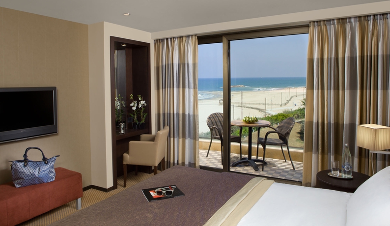 Imagen de la habitación del Dan Accadia Hotel. Foto 7