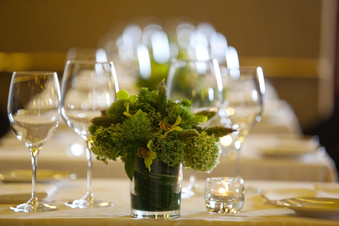 Imagen del bar/restaurante del Dan Accadia Hotel. Foto 5