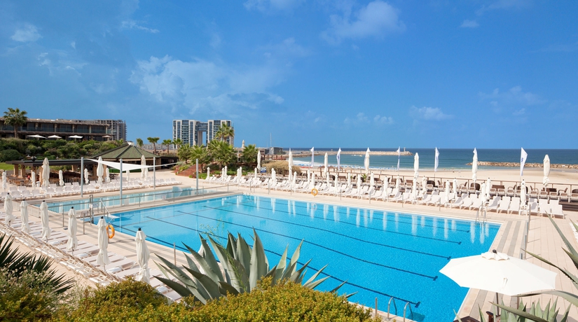 Imagen de la piscina del Dan Accadia Hotel. Foto 16