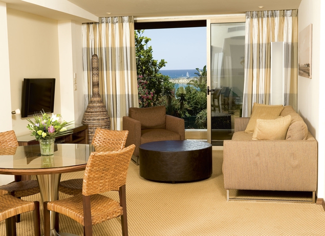 Imagen de los interiores del Dan Accadia Hotel. Foto 15