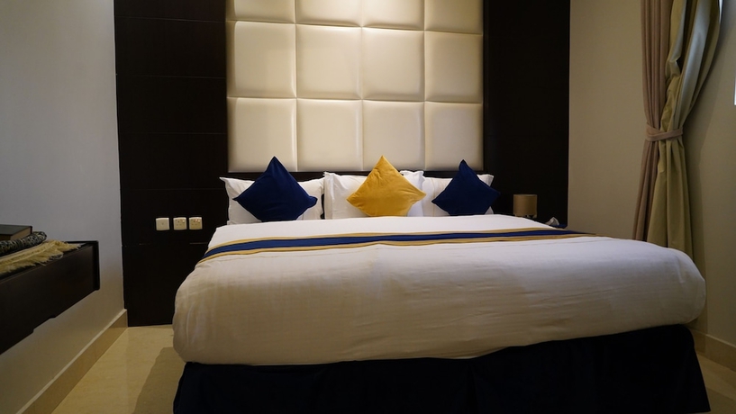 Imagen de la habitación del Dana Hotel Suites. Foto 3