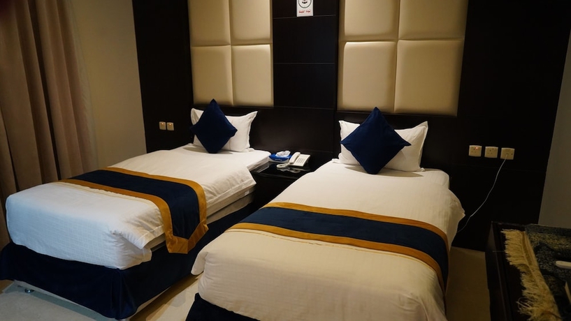 Imagen de la habitación del Dana Hotel Suites. Foto 4