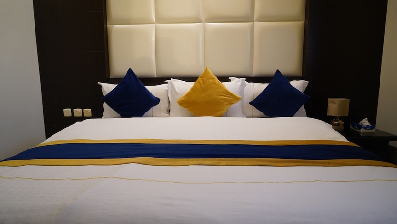 Imagen de la habitación del Dana Hotel Suites. Foto 8