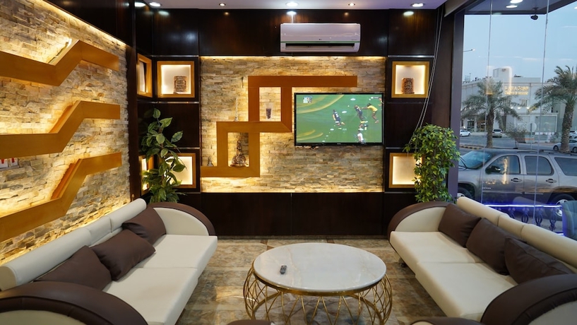 Imagen de los interiores del Dana Hotel Suites. Foto 15