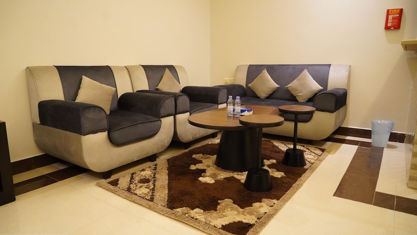 Imagen de la habitación del Dana Hotel Suites. Foto 12