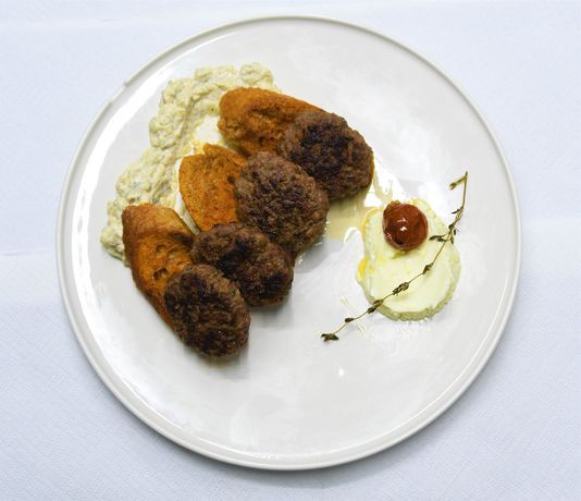 Imagen del bar/restaurante del Daric Hotels. Foto 2