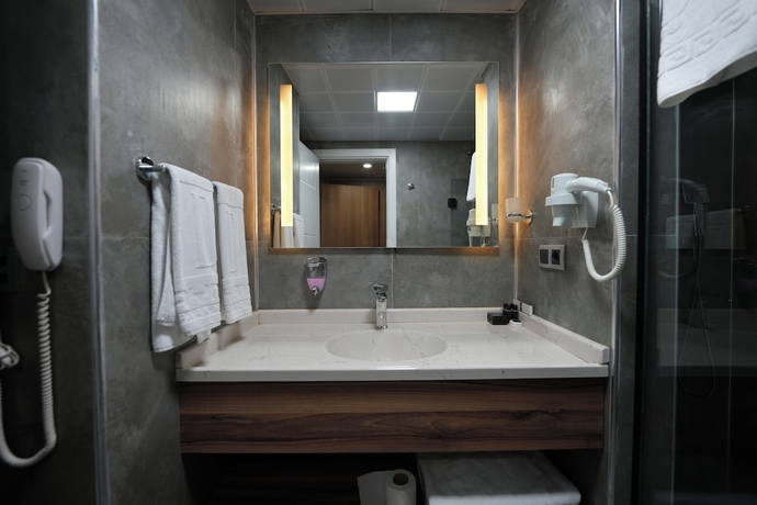Imagen de la habitación del Dayman Hotel. Foto 10