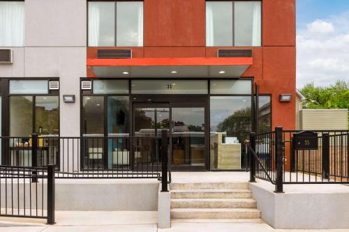 Imagen general del Days Inn by Wyndham Staten Island. Foto 1