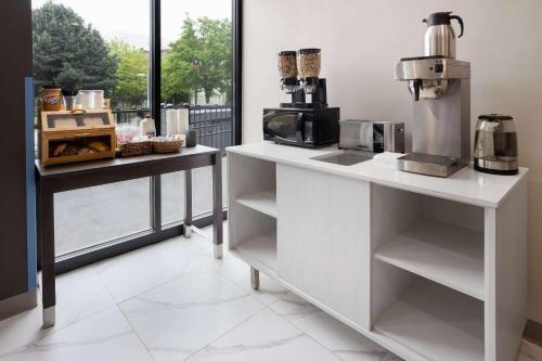 Imagen general del Days Inn by Wyndham Staten Island. Foto 8