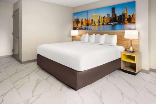 Imagen de la habitación del Days Inn by Wyndham Staten Island. Foto 20