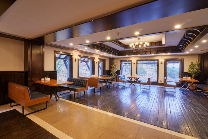 Imagen general del Dedeman Erzurum Paland&ouml;ken Ski Lodge. Foto 9