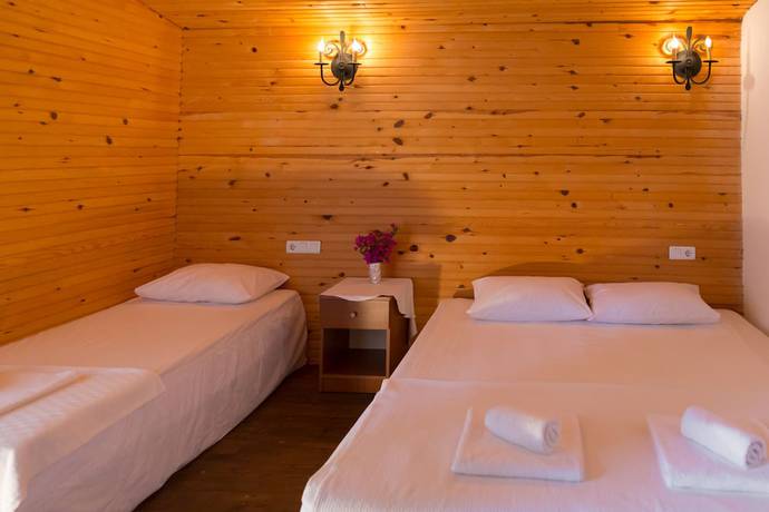 Imagen de la habitación del Delos Beach Hotel. Foto 13