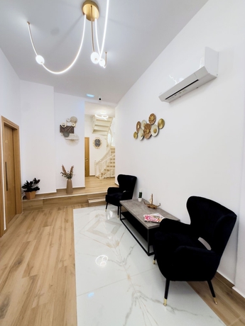 Imagen de los interiores del Deluxe Center Suites. Foto 11