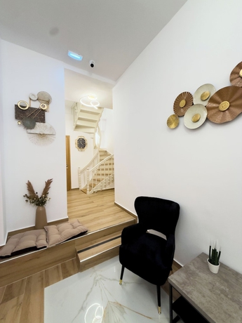 Imagen de los interiores del Deluxe Center Suites. Foto 14