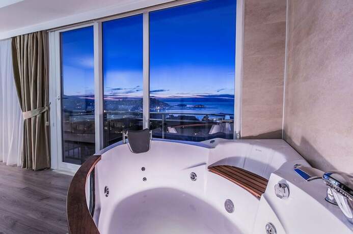 Imagen de la habitación del Demir Suit Hotel, Kusadasi. Foto 20