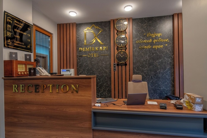 Imagen de los interiores del Demirkapı Otel. Foto 16