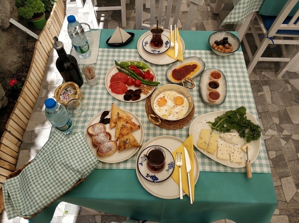 Imagen del bar/restaurante del Demirtaş Pansiyon. Foto 2