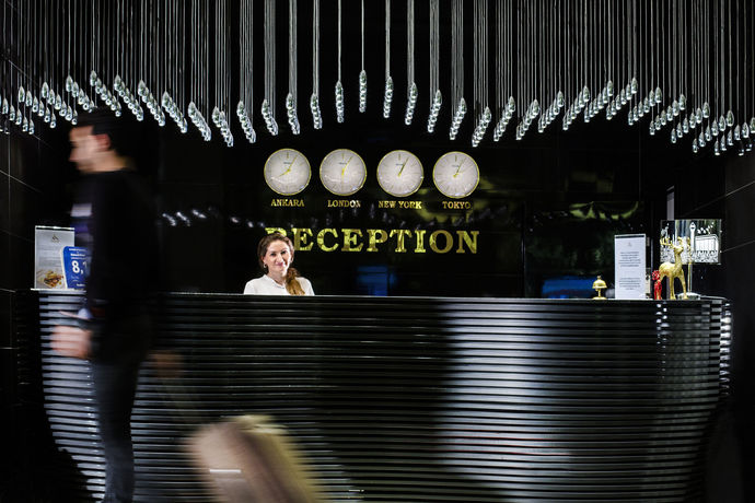 Imagen de los interiores del Demonti Otel. Foto 16