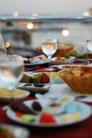 Imagen del bar/restaurante del Deniz Otel, Kadık&ouml;y. Foto 5