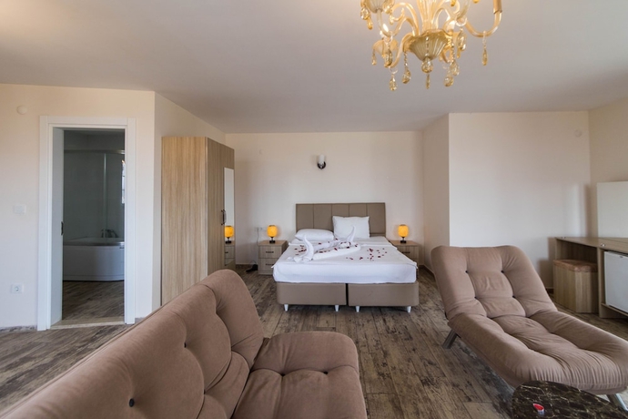 Imagen de la habitación del Deniz Otel, Seferihisar. Foto 17