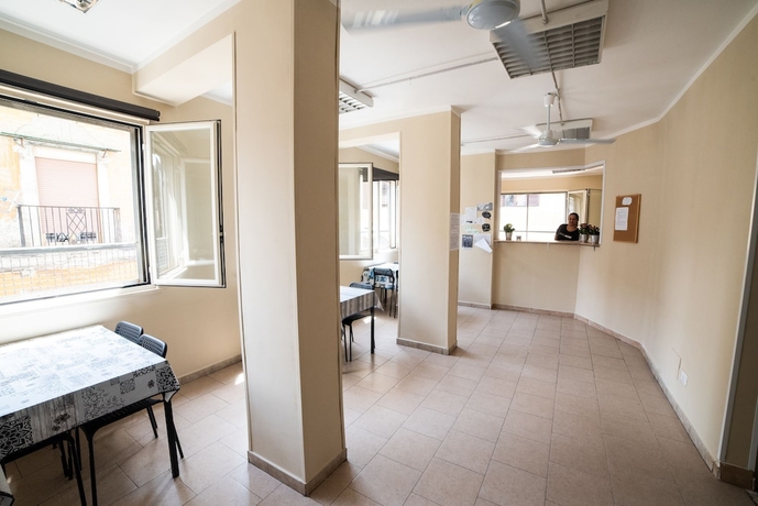 Imagen de los interiores del Departure roomsandhostels. Foto 16