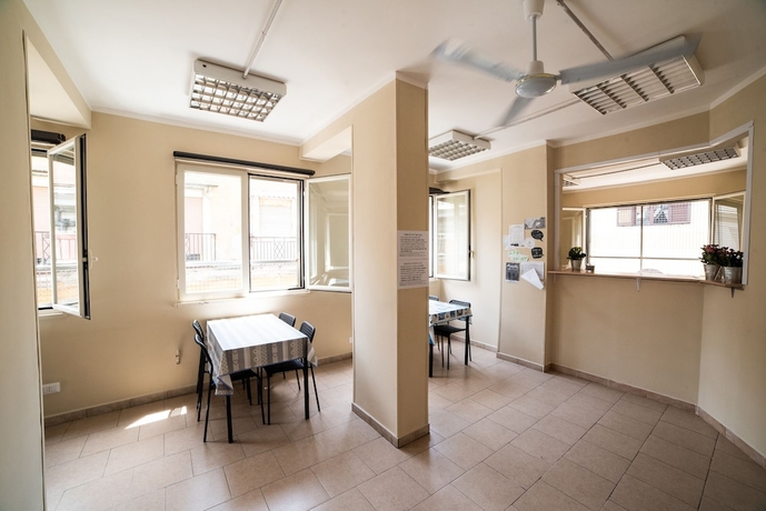 Imagen de los interiores del Departure roomsandhostels. Foto 17