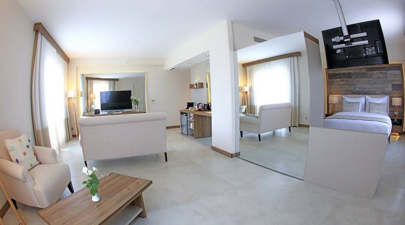Imagen de la habitación del Design Plus Seya Beach Hotel. Foto 4