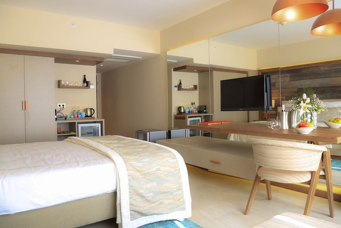 Imagen de la habitación del Design Plus Seya Beach Hotel. Foto 5