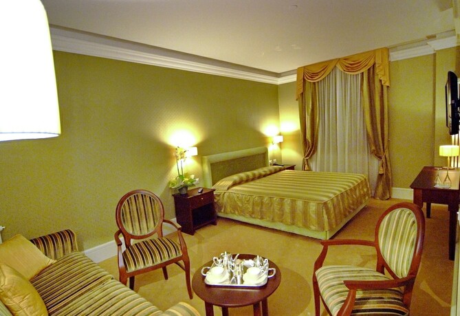 Imagen de la habitación del Design Suite Tirano. Foto 20