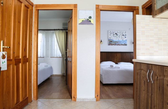 Imagen de la habitación del Destina Suit Hotel. Foto 14