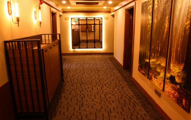 Imagen de los interiores del Diasos Otel Buca. Foto 17