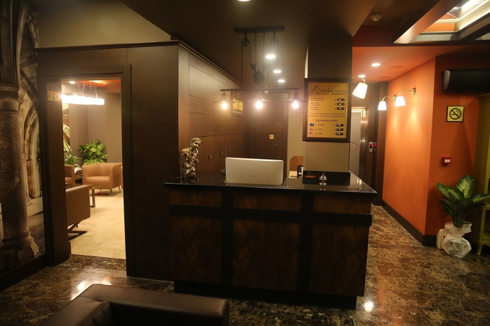 Imagen de los interiores del Diasos Otel Buca. Foto 18