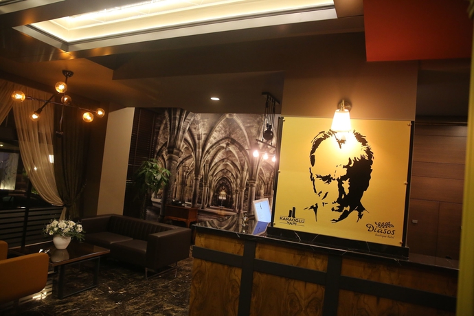 Imagen de los interiores del Diasos Otel Buca. Foto 19