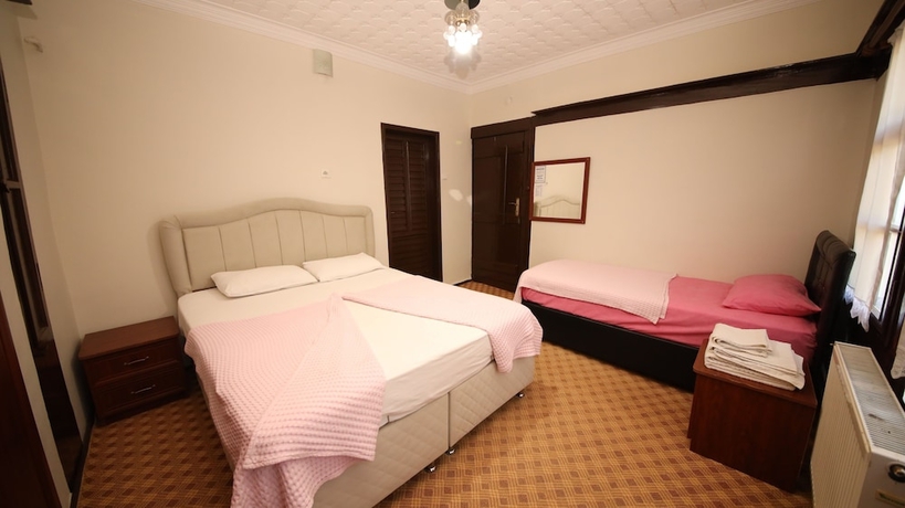 Imagen de la habitación del Dibekonu Konak. Foto 13
