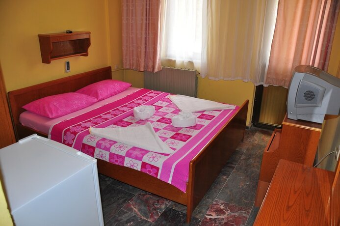 Imagen de la habitación del Dikili Pansiyon. Foto 5